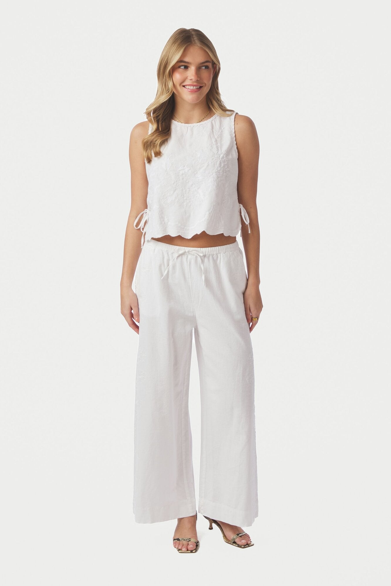 Kaelin Embroidery top - hvid